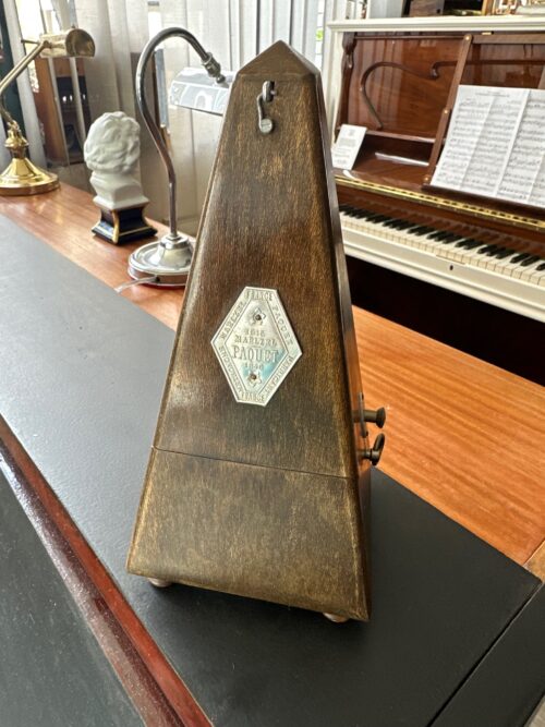 Métronome en noyer foncé de marque Maëlzel PAQUET