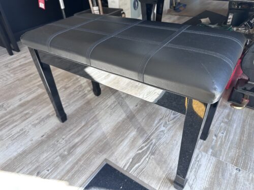 Banquette noire brillante neuve assise simili cuir